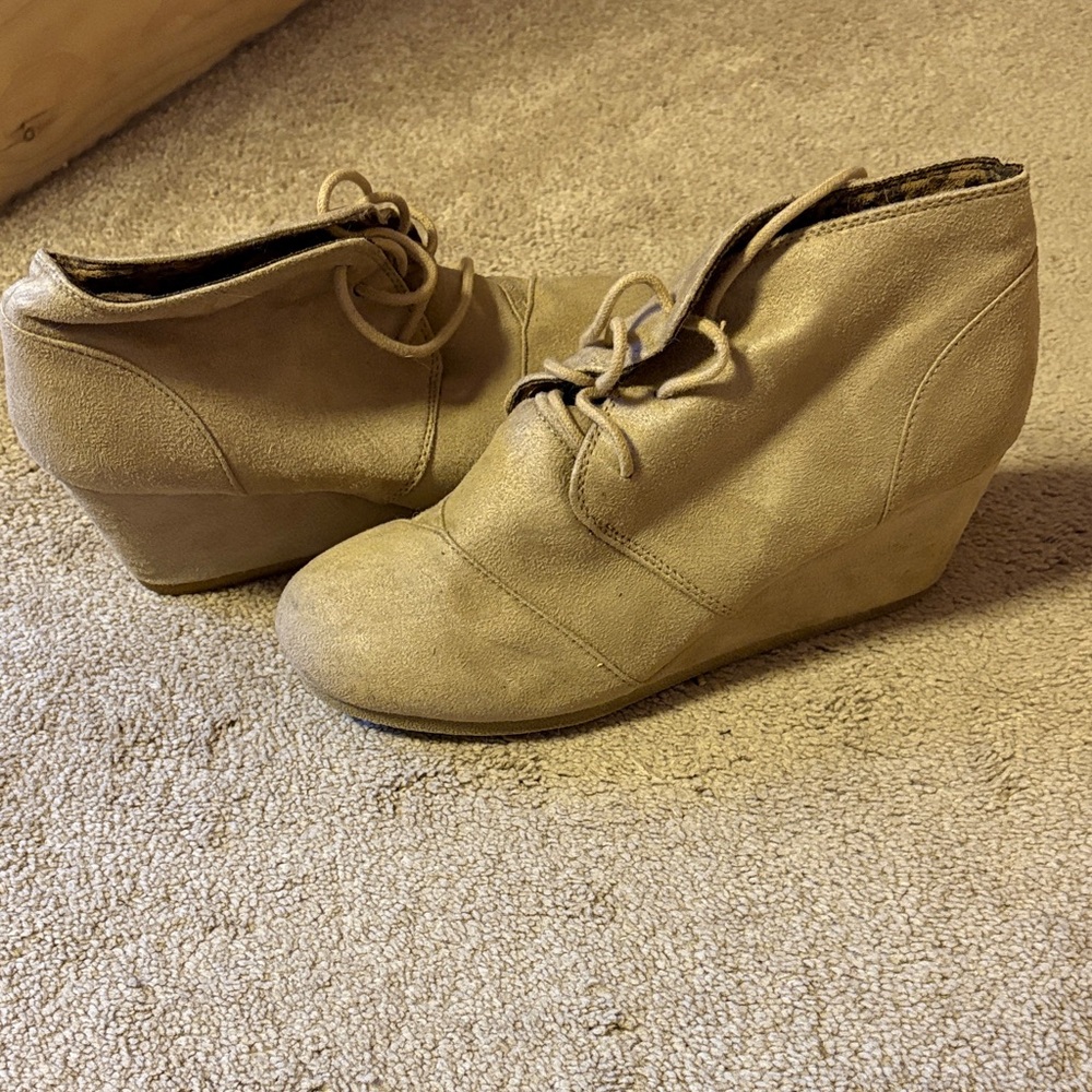 Elegant Beige Wedge Ankle Boots